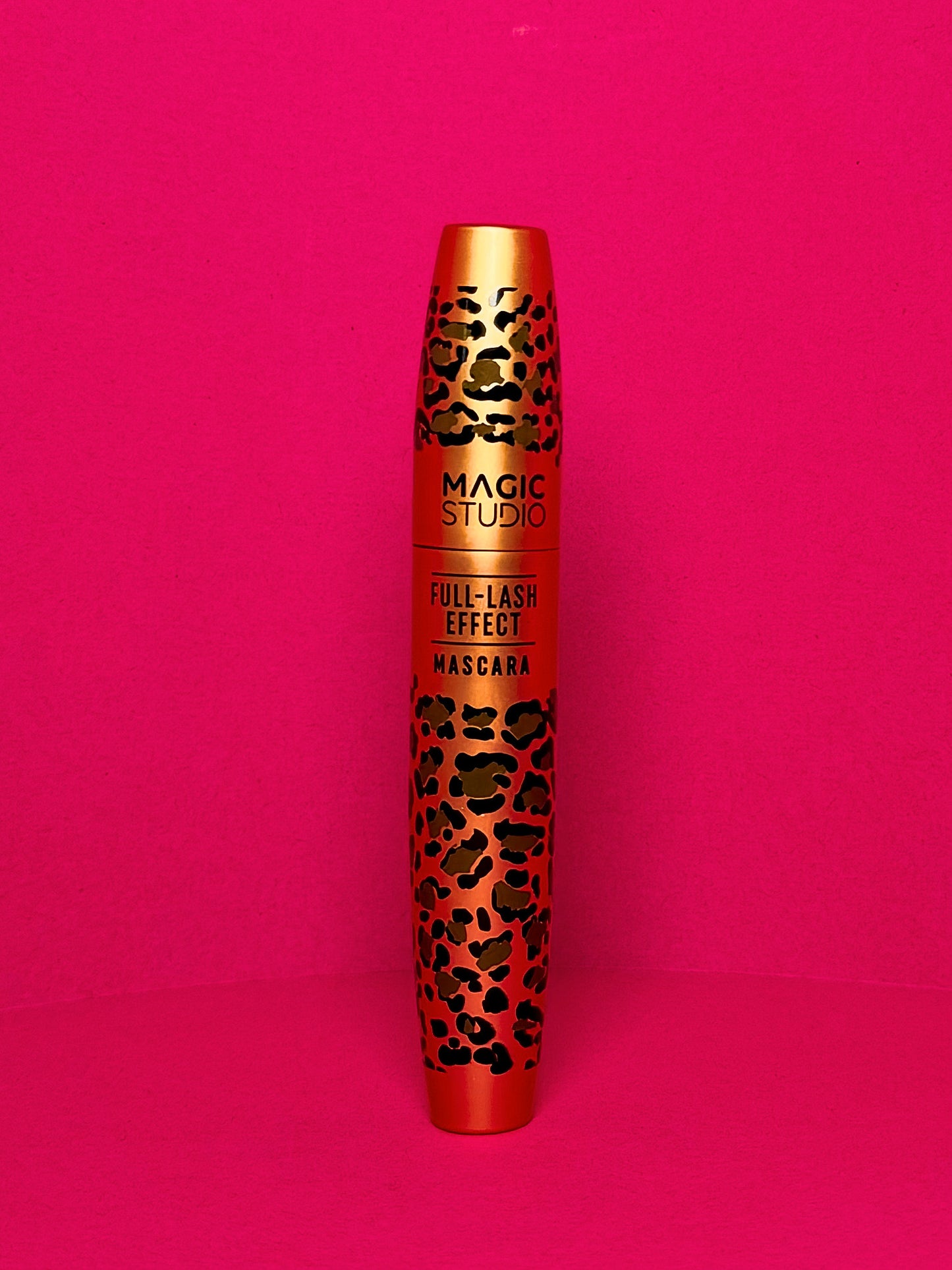 Cheetah mascara full-lash effect